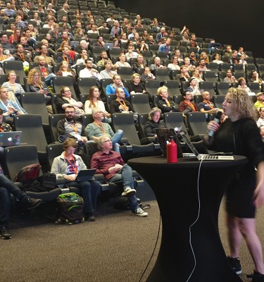 Amy presenting on Frontend United 2019 Utrecht